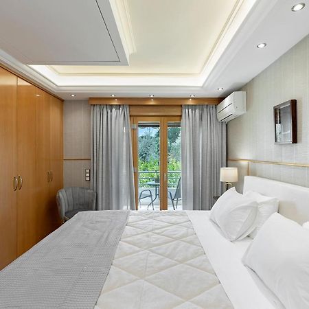 Vouliagmeni'S Elegance By Acropolis Suites 아테네 외부 사진
