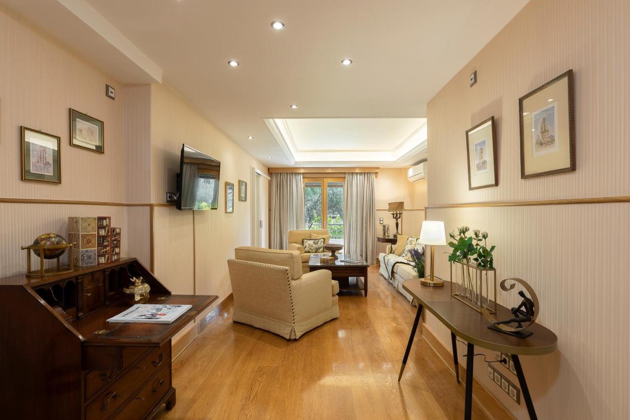 Vouliagmeni'S Elegance By Acropolis Suites 아테네 외부 사진