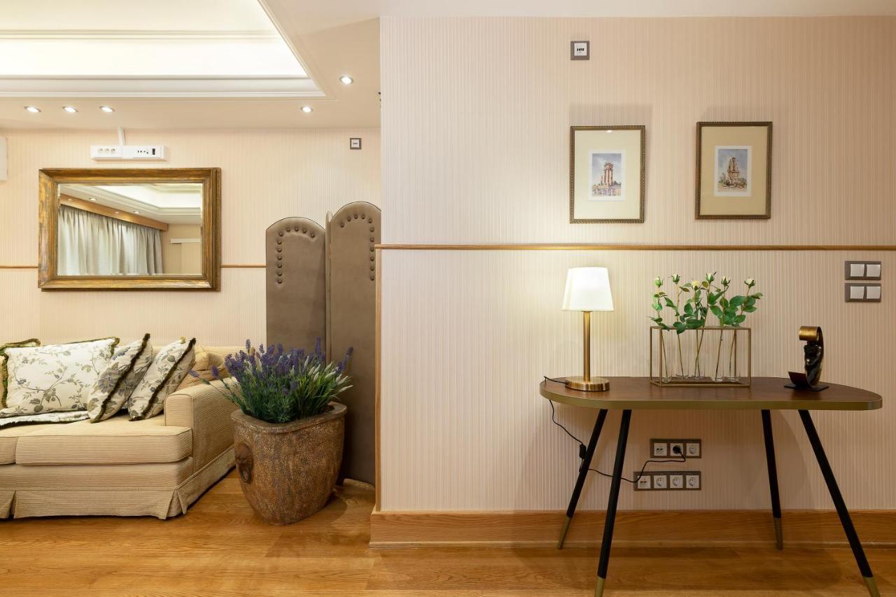 Vouliagmeni'S Elegance By Acropolis Suites 아테네 외부 사진