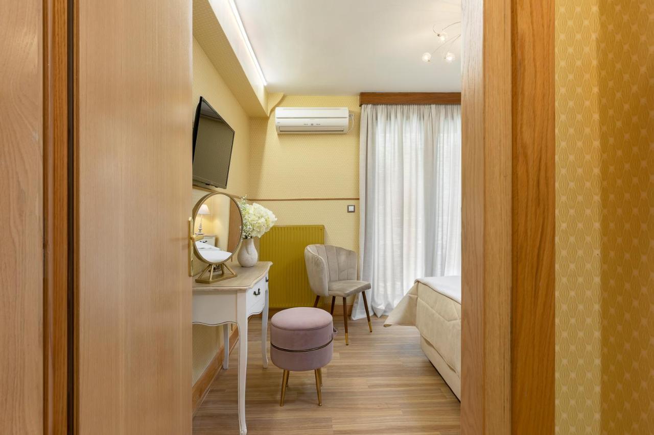 Vouliagmeni'S Elegance By Acropolis Suites 아테네 외부 사진